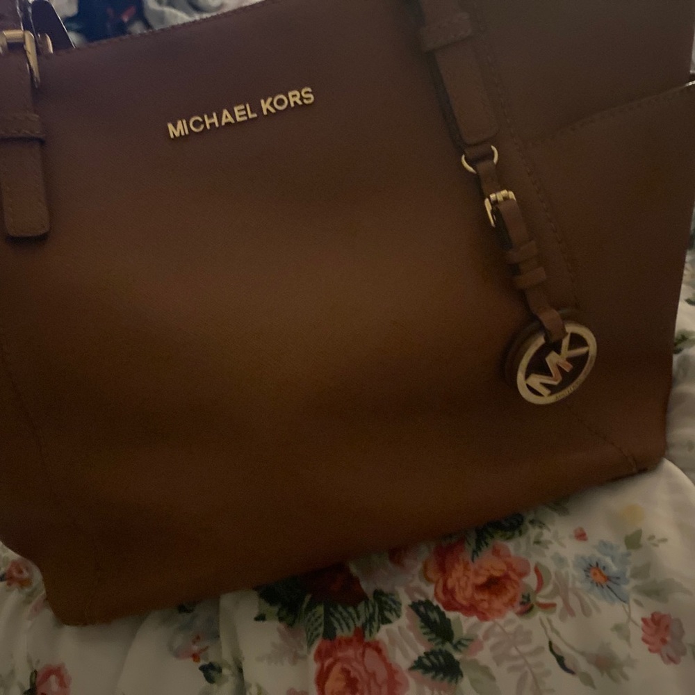 Michael Kors purse - Picture 6 of 12